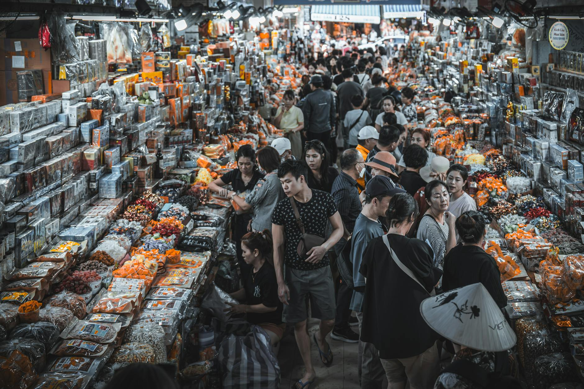 Diagram alur sistem gudang marketplace menampilkan integrasi stok, pengiriman, dan manajemen pesanan secara otomatis