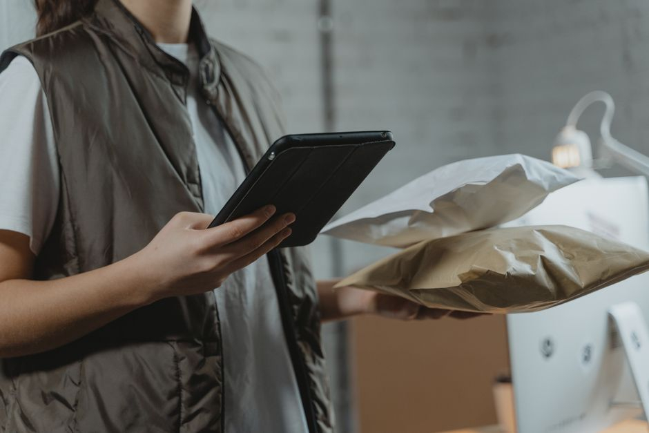 Cara Memilih aplikasi stok barang gudang yang Tepat | Anvaya Tech